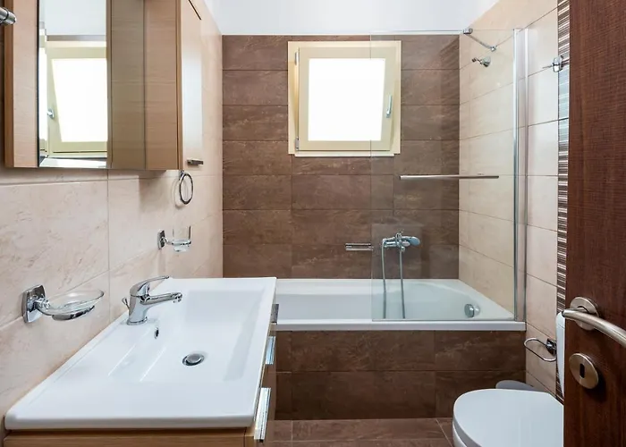 Village * Κολύμπια